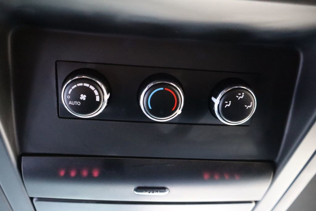 Used 2015 Chrysler Town & Country S w/ Driver Convenience Group FWD image 22