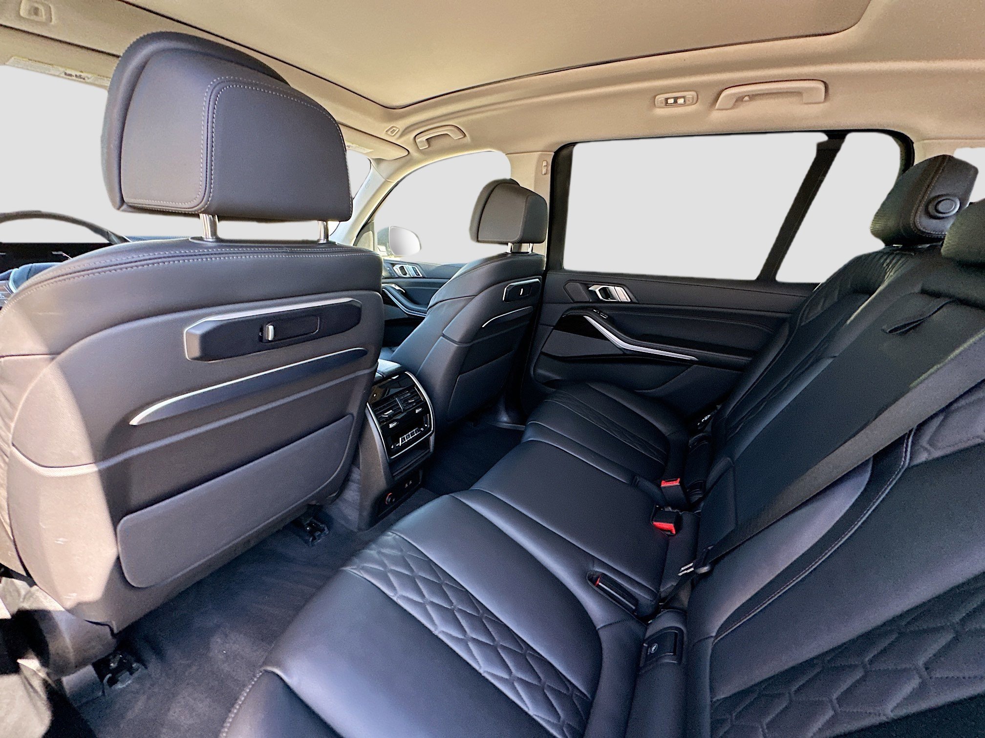 Used 2025 BMW X7 xDrive40i w/ Premium Package AWD/4WD image 26