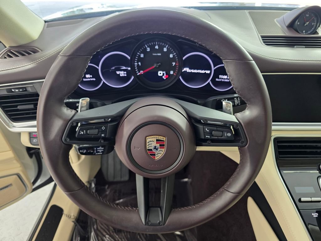 Used 2023 Porsche Panamera image 20