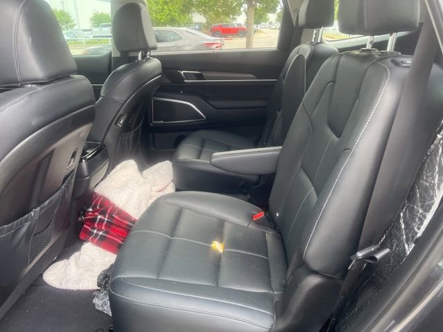 Used 2022 Kia Telluride SX w/ Nightfall Edition Package image 11