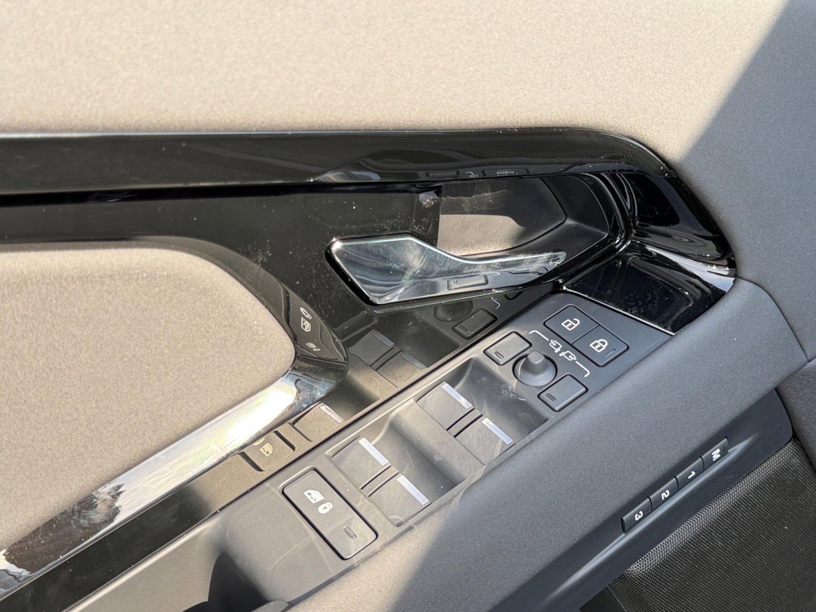 New 2026 Land Rover Range Rover Evoque S image 13