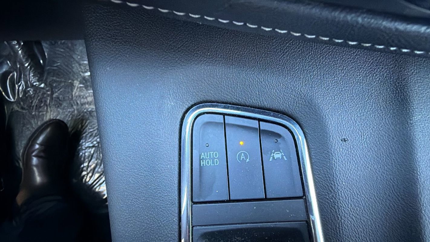 Used 2024 Cadillac Escalade ESV Sport w/ Touring Package image 28