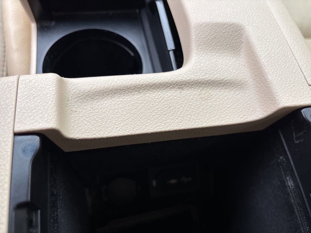 Used 2015 Lexus ES 300h w/ Navigation System Package image 22