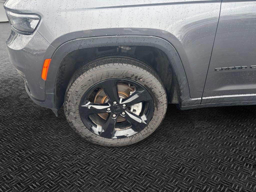 New 2025 Jeep Grand Cherokee L Limited w/ Luxury Tech Group II image 11