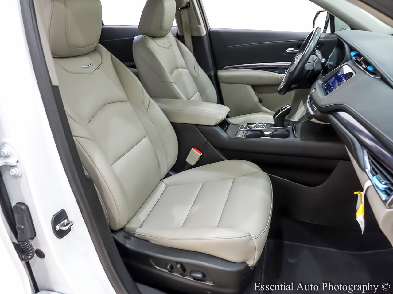 Used 2023 Cadillac XT4 Luxury image 30