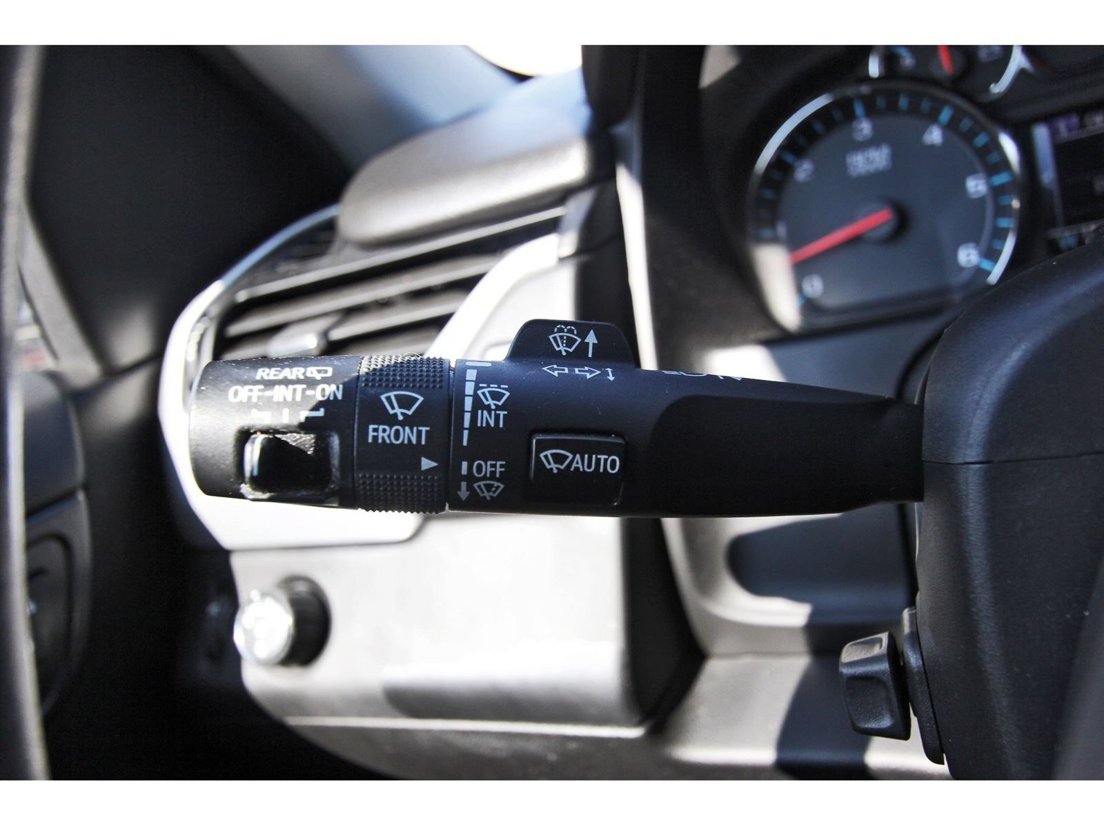 Used 2020 GMC Yukon SLT w/ Open Road Package RWD image 17