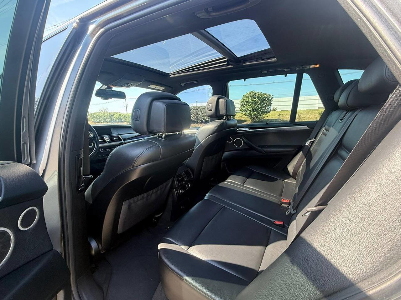 Used 2011 BMW X5 M image 10