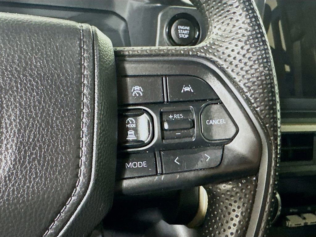 Used 2025 Toyota Tacoma SR AWD/4WD image 26