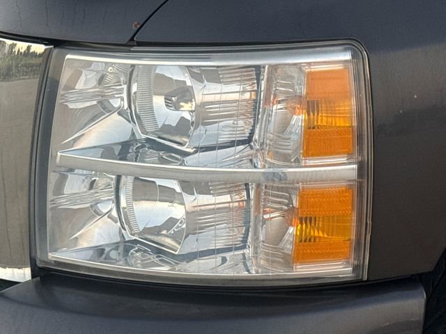 Used 2010 Chevrolet Silverado 1500 W/T w/ LS Package image 3