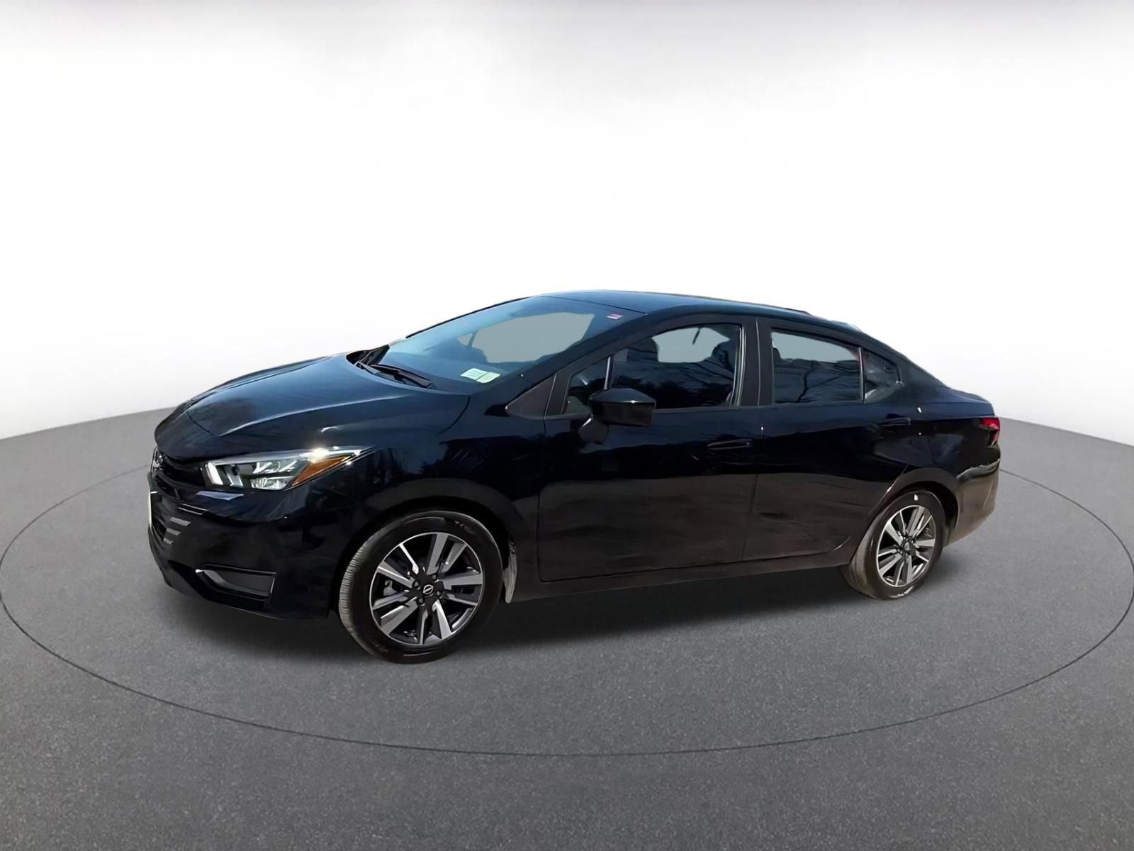 Used 2025 Nissan Versa SV FWD image 8