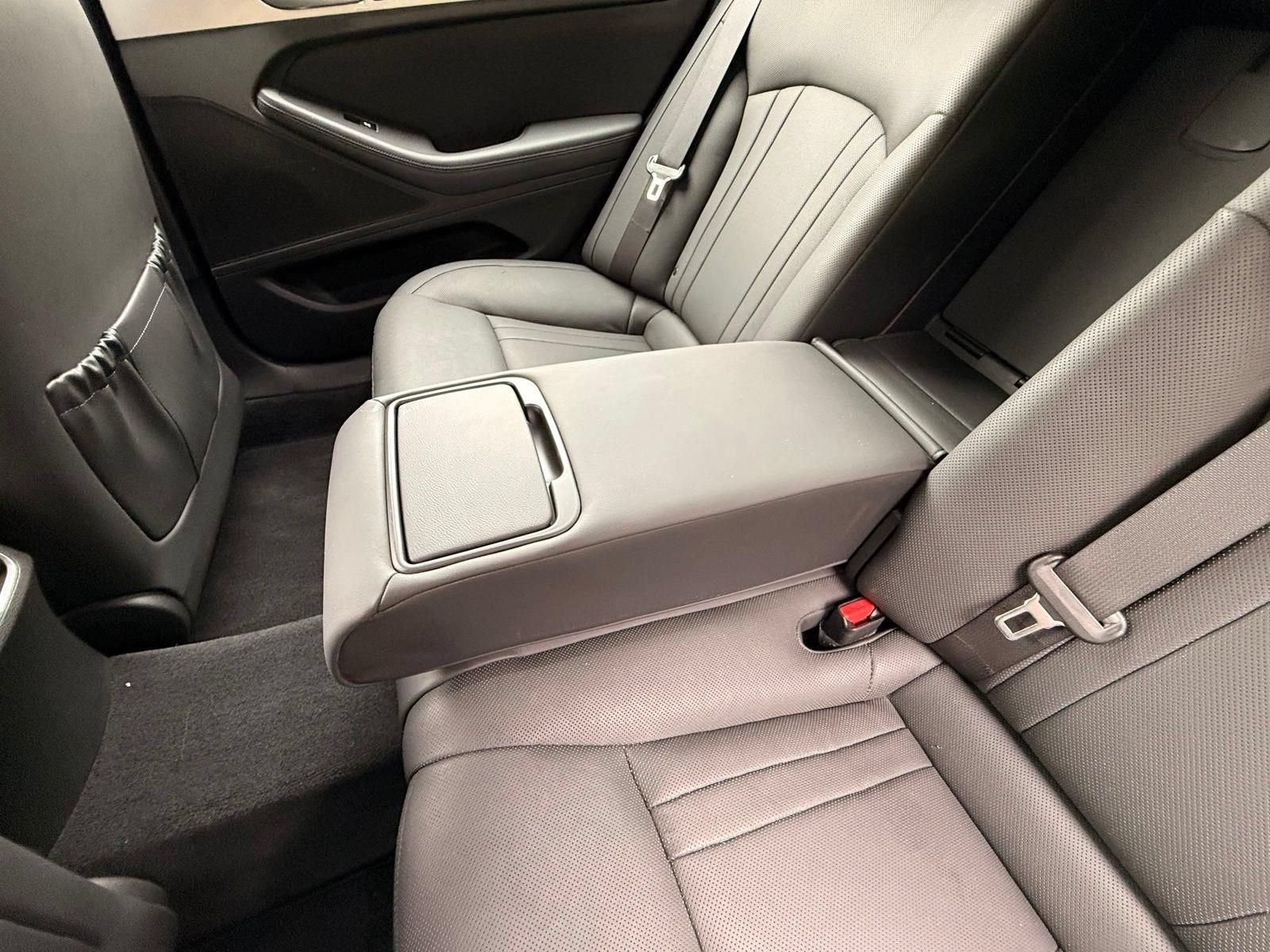 Used 2015 Hyundai Genesis 3.8 RWD image 29