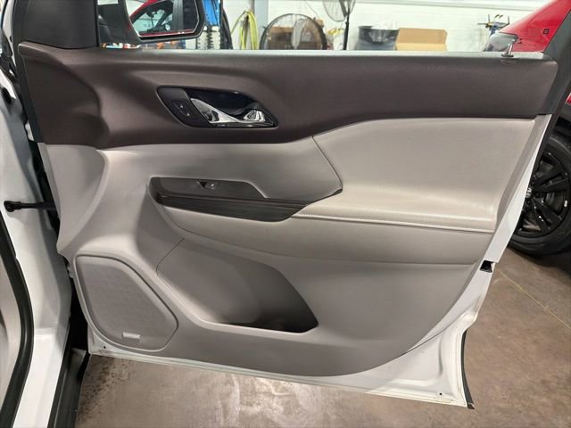 Used 2018 GMC Acadia SLT AWD/4WD image 18