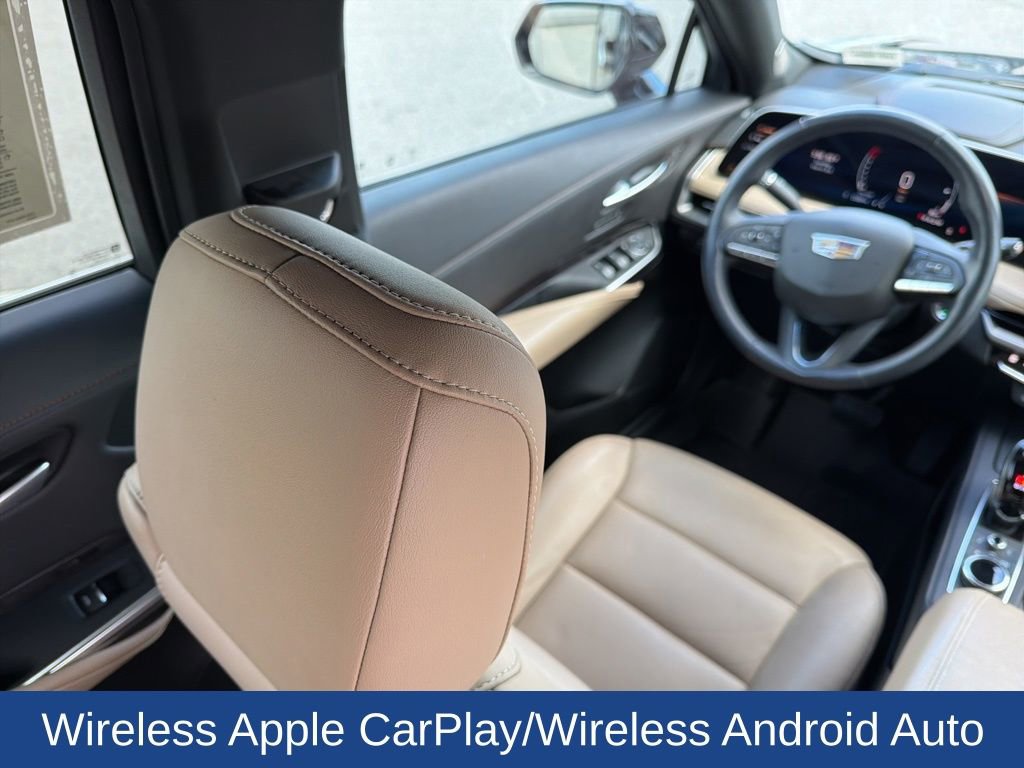 Used 2024 Cadillac XT4 Premium Luxury w/ Technology Package image 16