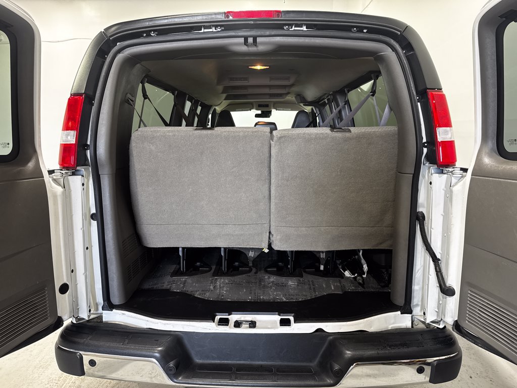 Used 2025 Chevrolet Express 3500 LT w/ LT Preferred Equipment Group RWD image 20