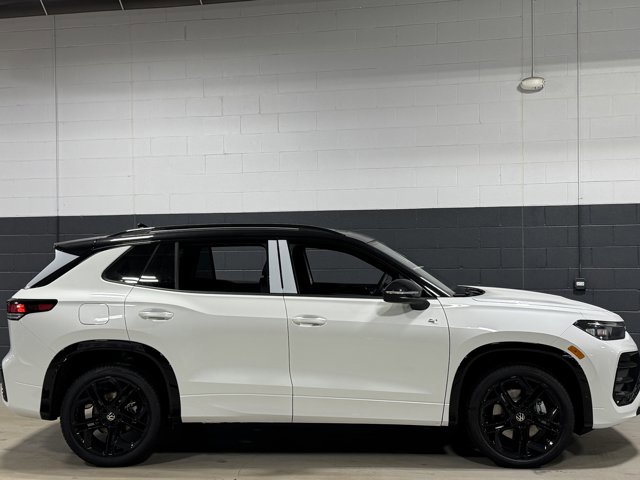 New 2026 Volkswagen Tiguan SE R-Line image 6