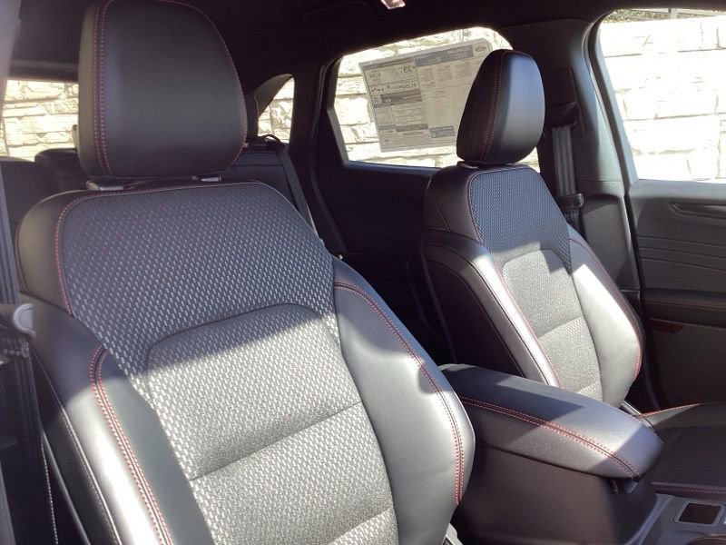 New 2026 Ford Escape ST-Line Select w/ Tech Pack #1 AWD/4WD image 17