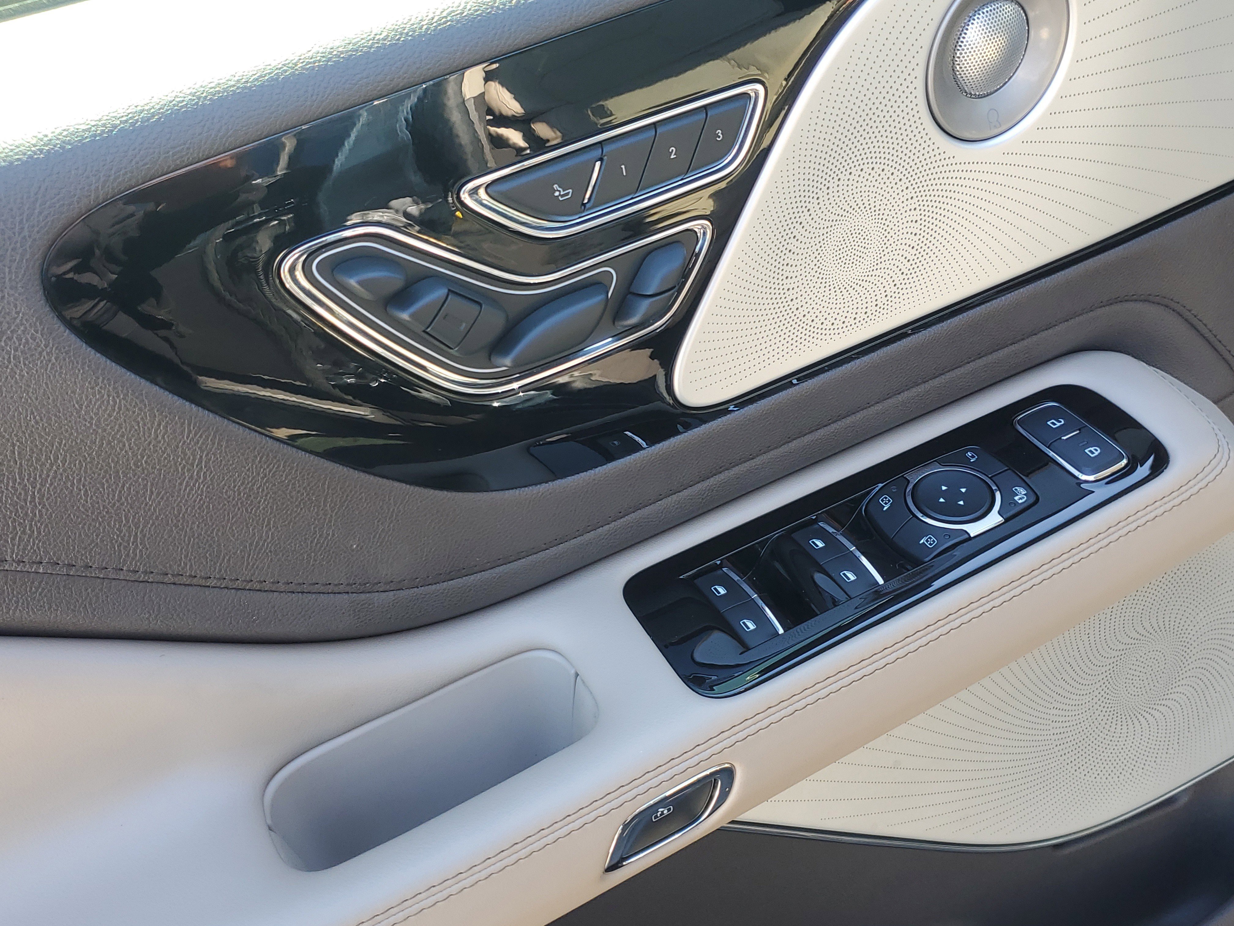 Used 2022 Lincoln Aviator Reserve w/ Equipment Group 201A image 9