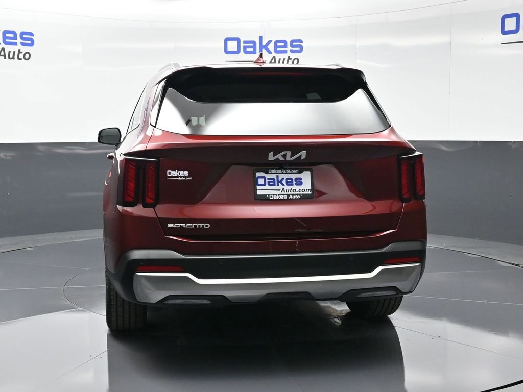 Certified 2025 Kia Sorento EX image 7