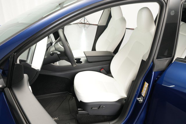 Used 2025 Tesla Model Y Performance AWD/4WD image 17