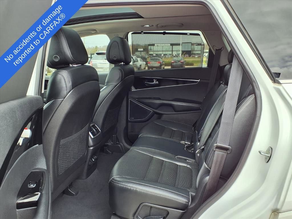 Used 2016 Kia Sorento SX image 12