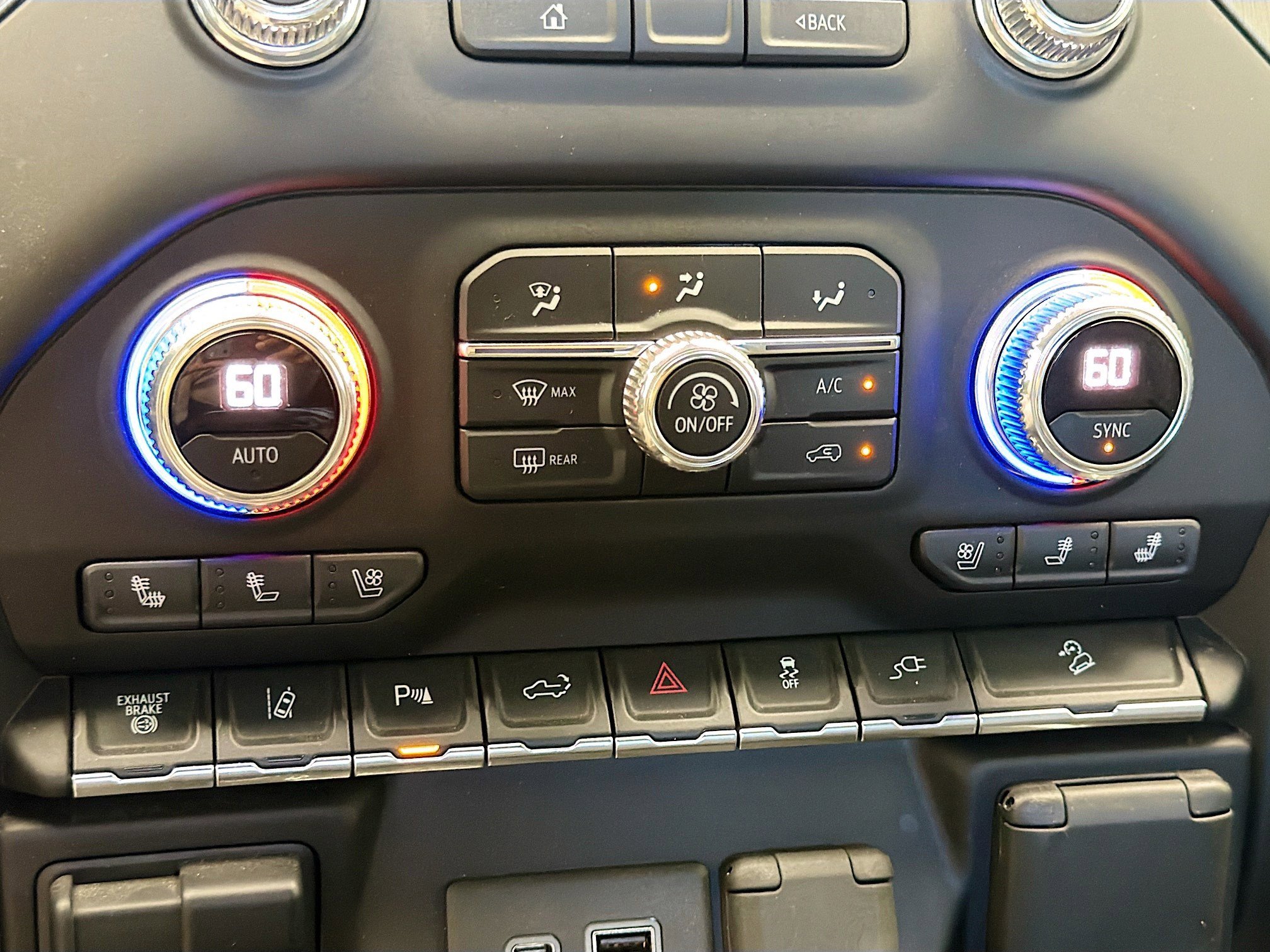 Used 2020 GMC Sierra 2500 Denali w/ Denali Ultimate Package image 10