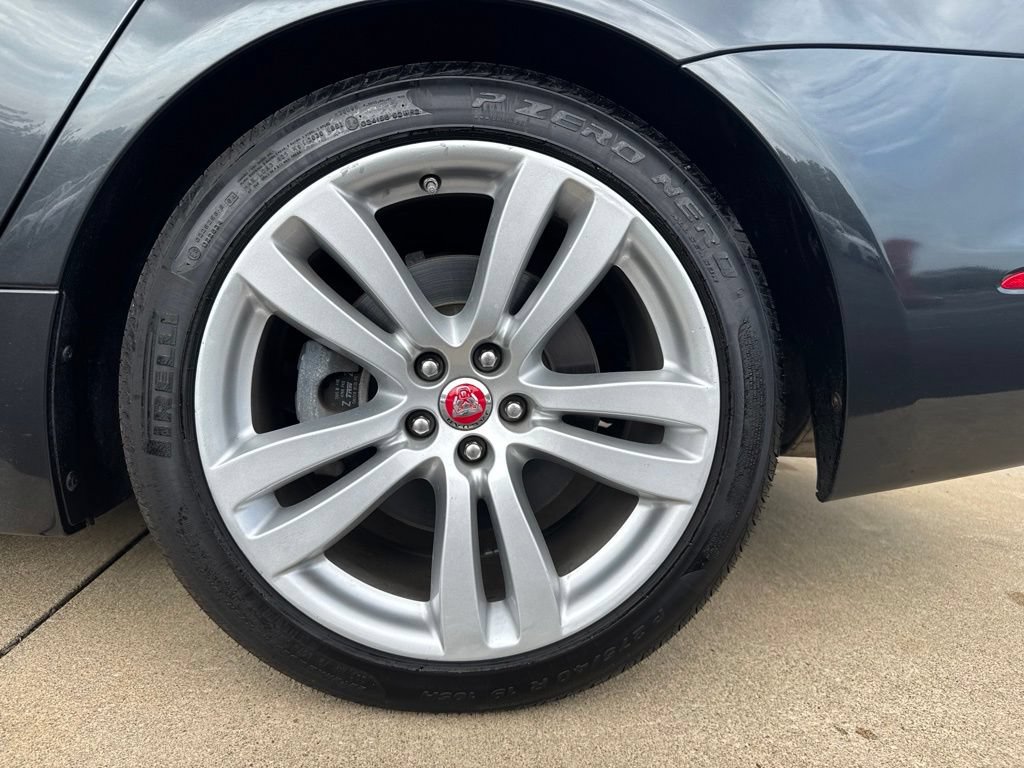 Used 2017 Jaguar XJ L Portfolio AWD/4WD image 26
