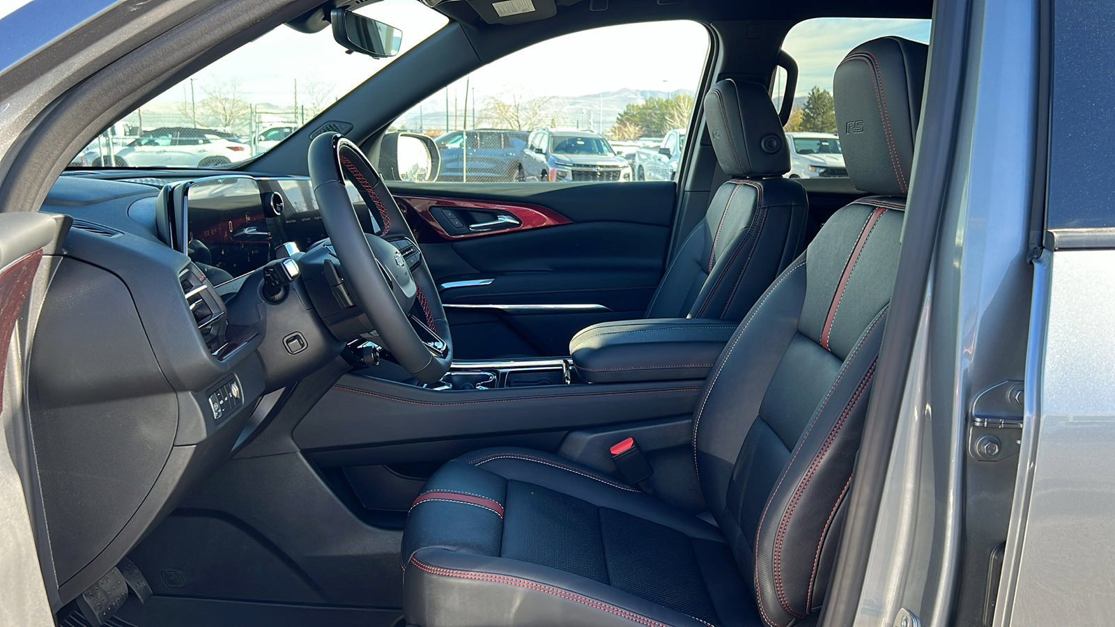 New 2026 Chevrolet Traverse RS image 32