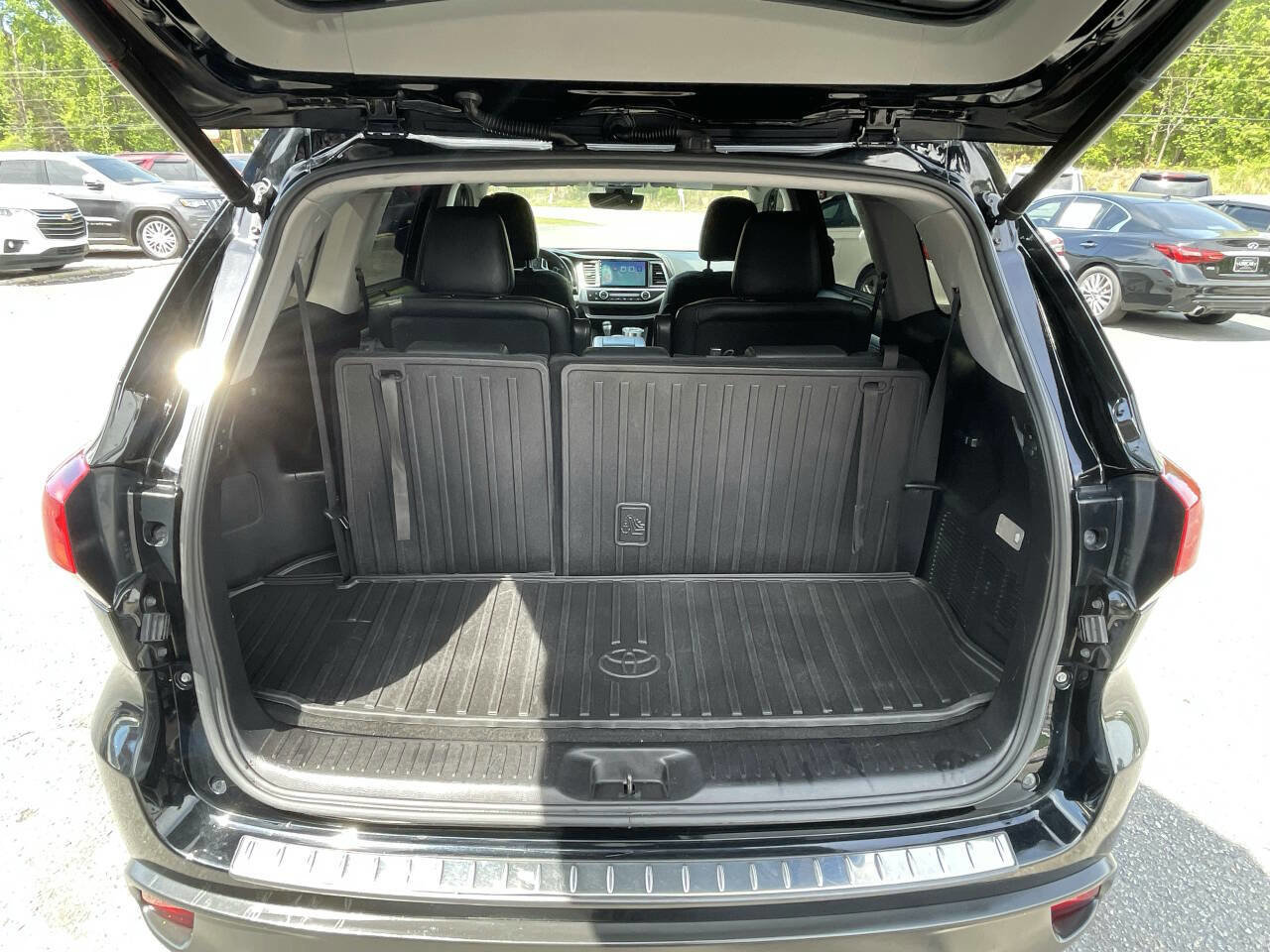 Used 2019 Toyota Highlander XLE AWD/4WD image 8