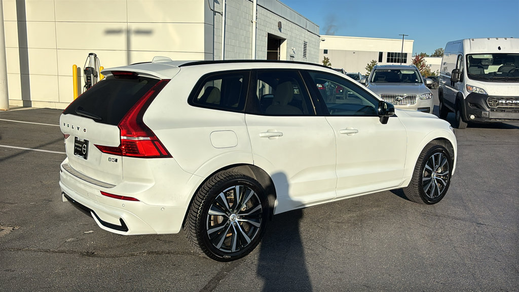 Certified 2024 Volvo XC60 B5 Plus w/ Protection Package Premier AWD/4WD image 28