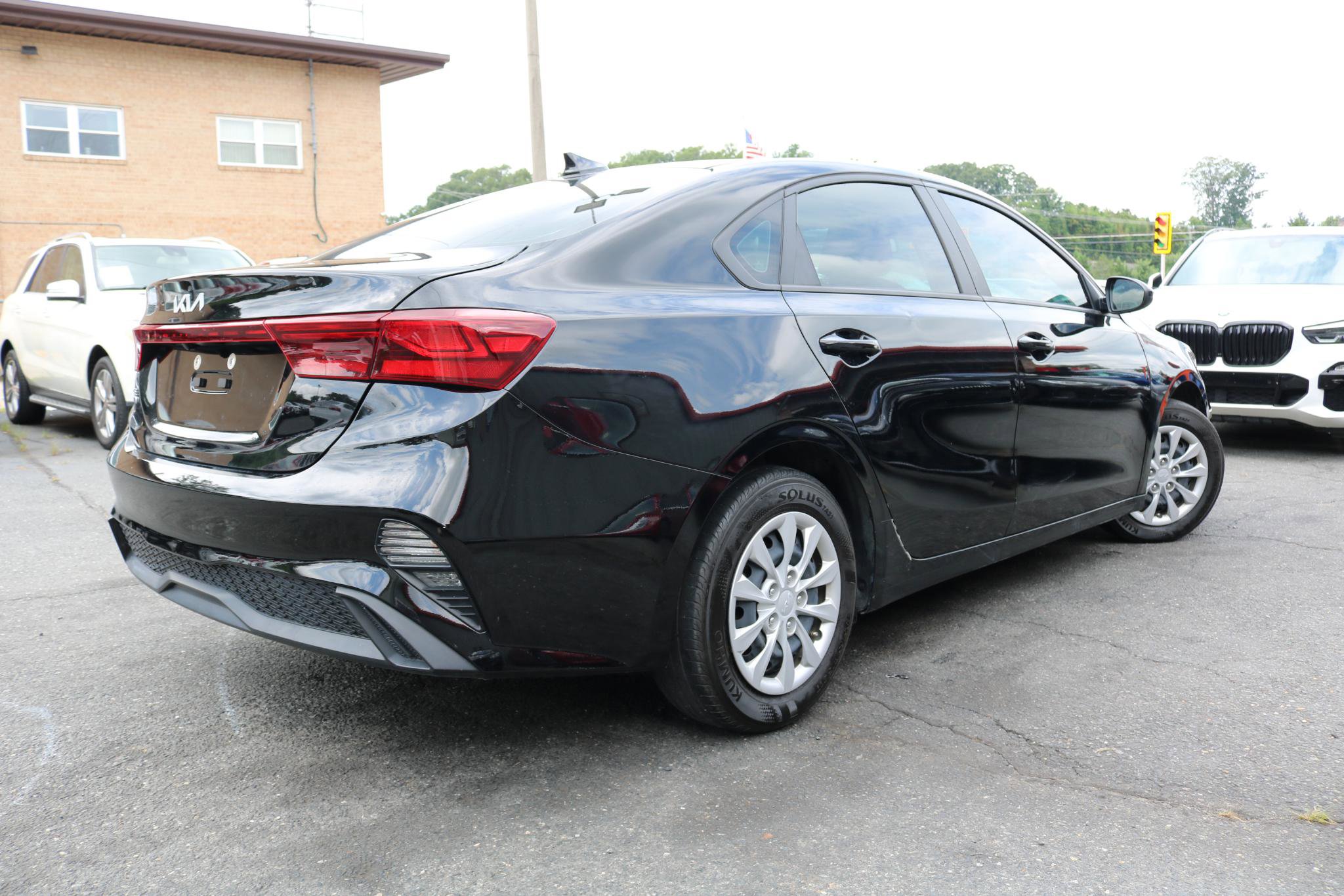 Used 2023 Kia Forte LX FWD image 2