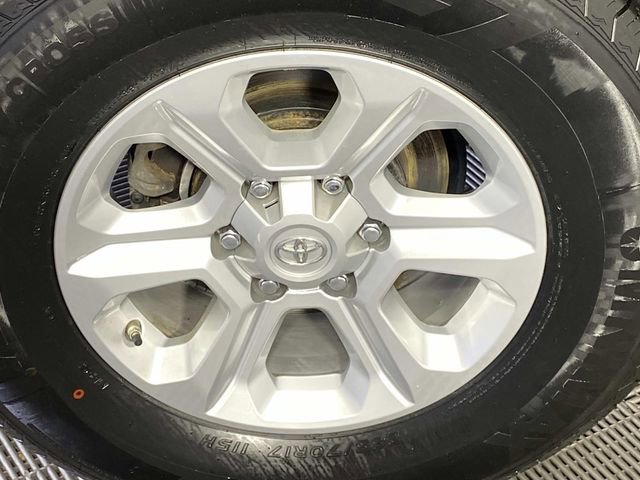 Used 2021 Toyota 4Runner SR5 image 29