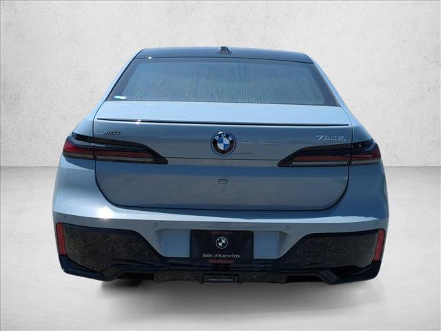 New 2026 BMW 750e xDrive w/ Premium Package AWD/4WD image 8