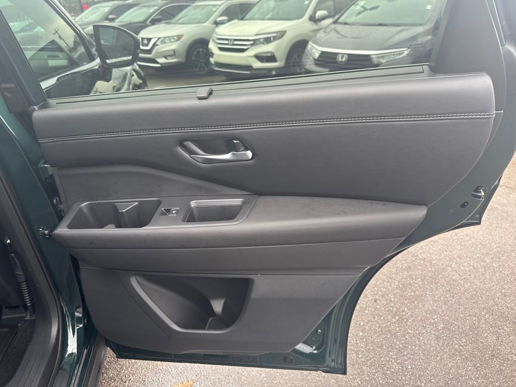 Certified 2025 Nissan Pathfinder Platinum w/ Cargo Package image 22