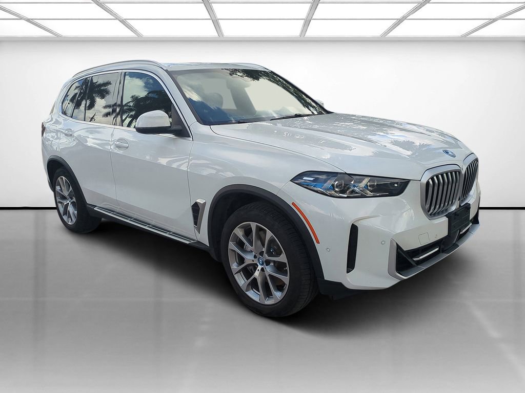 Used 2025 BMW X5 xDrive50e image 1