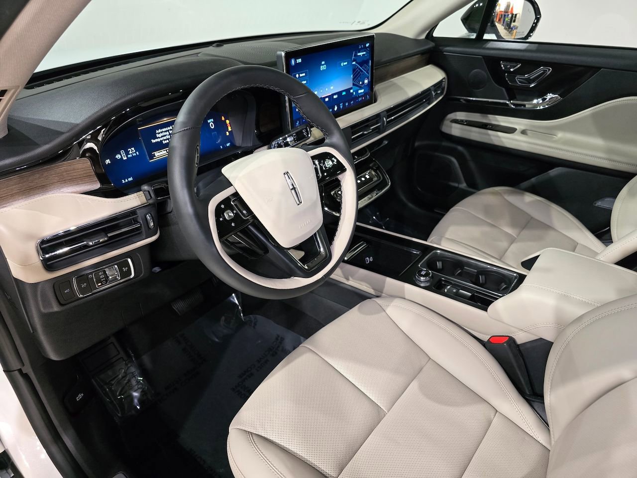 New 2026 Lincoln Corsair Reserve AWD/4WD image 14