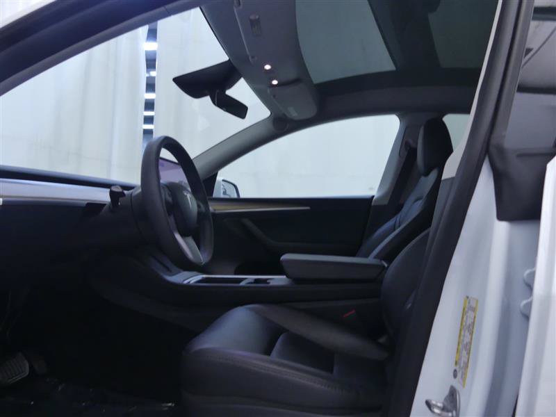 Used 2024 Tesla Model Y Long Range AWD/4WD image 20