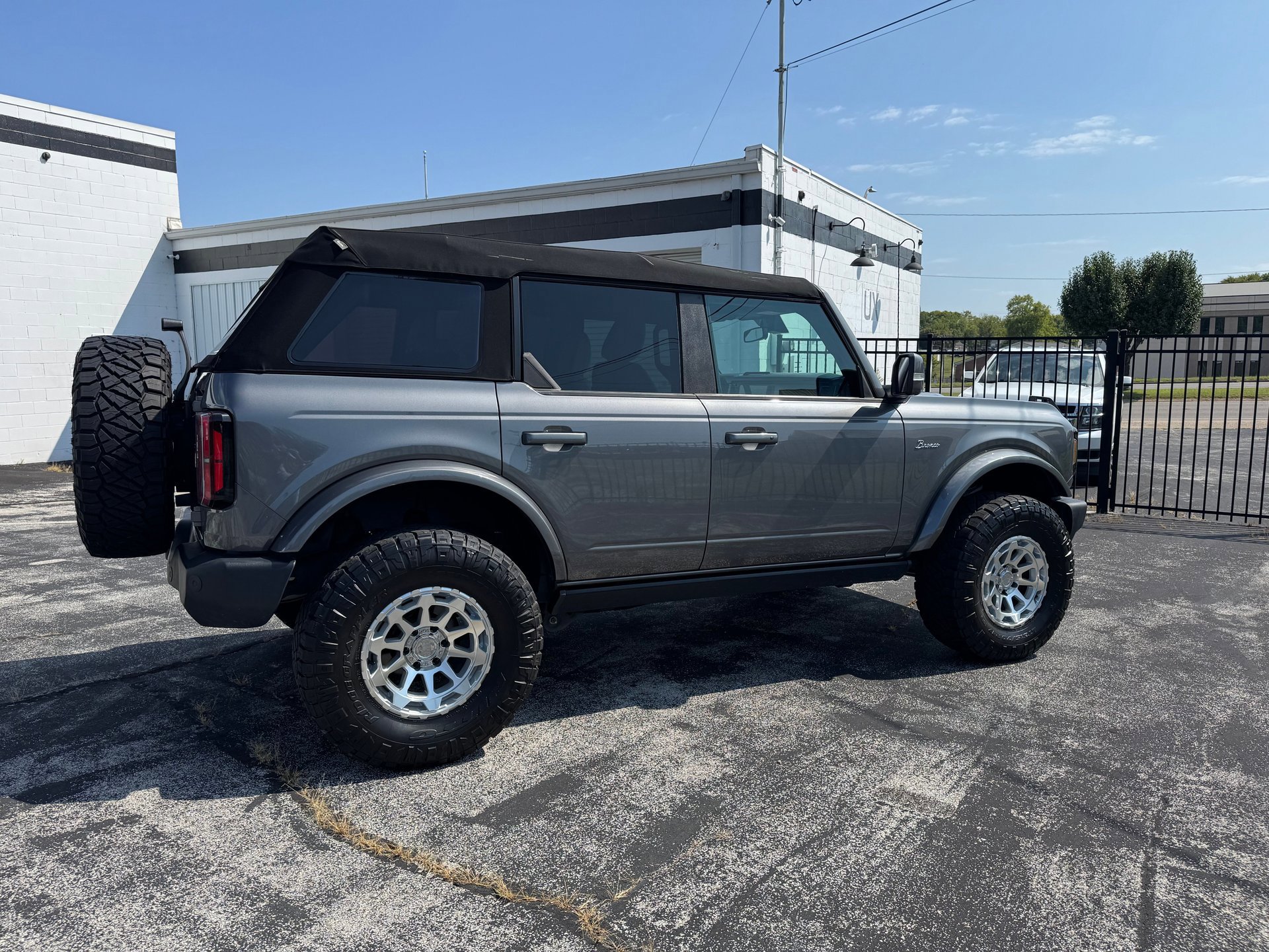 Used 2022 Ford Bronco Outer Banks image 5