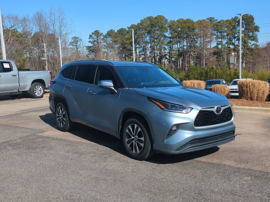 Used 2021 Toyota Highlander XLE image 7