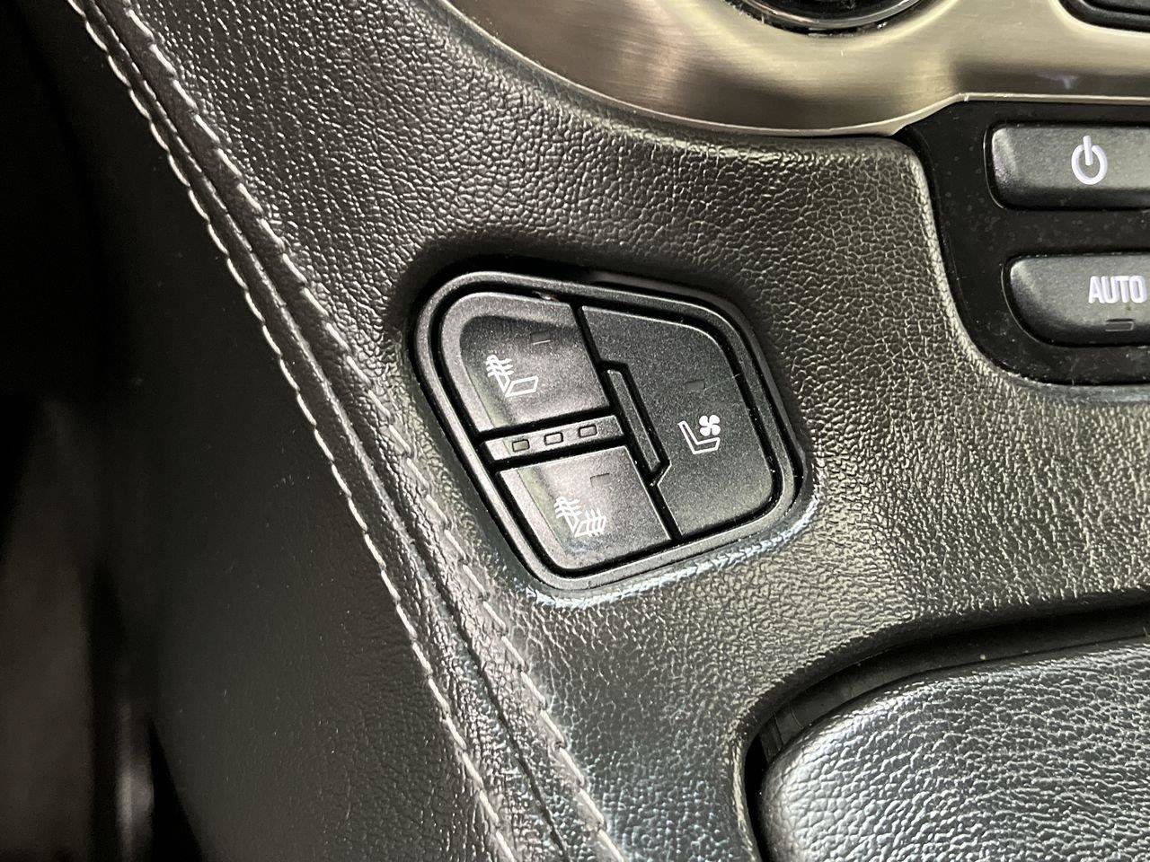 Used 2018 GMC Yukon XL Denali w/ Denali Ultimate Package AWD/4WD image 25