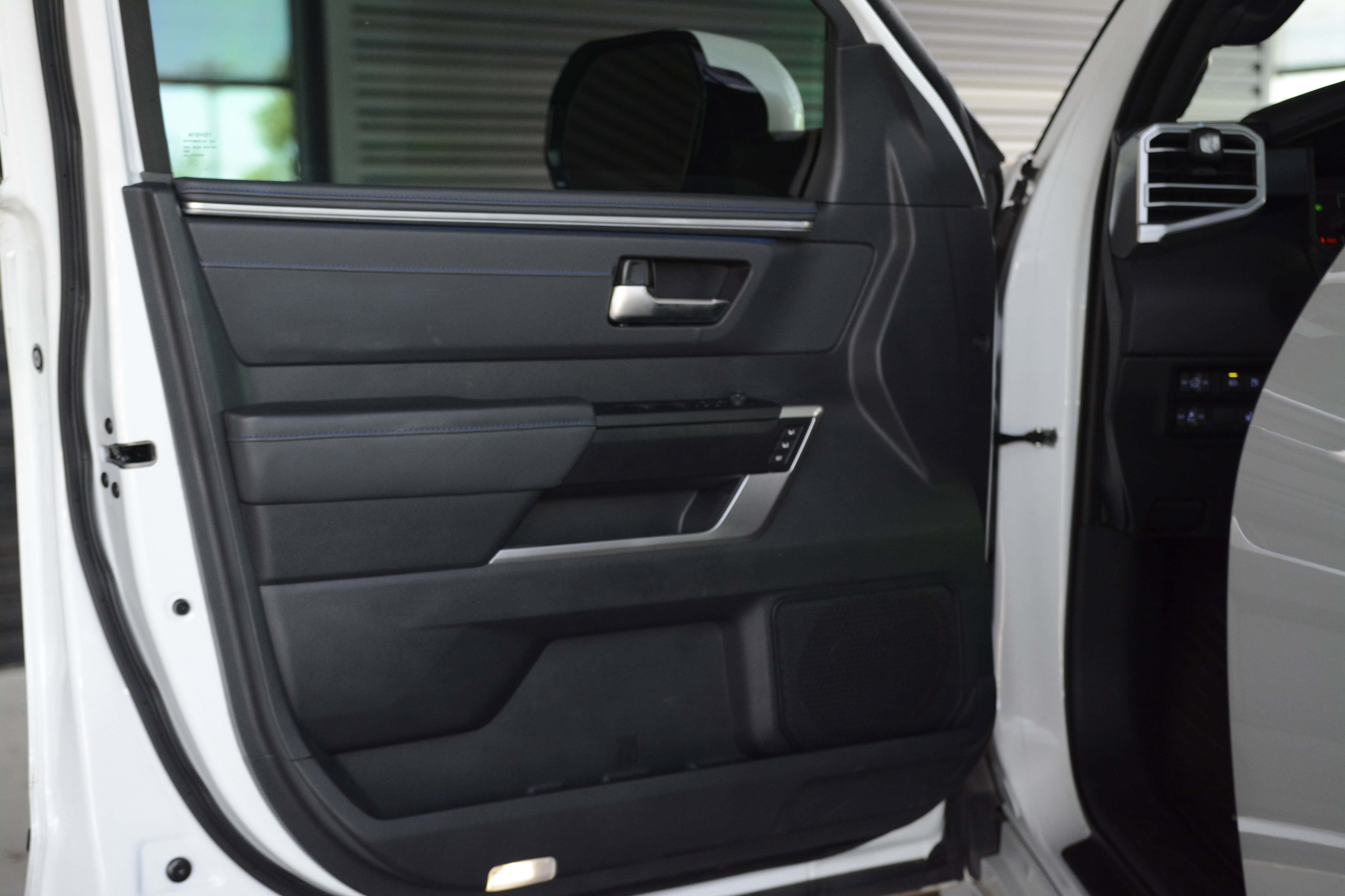 Used 2023 Toyota Tundra Platinum AWD/4WD image 13