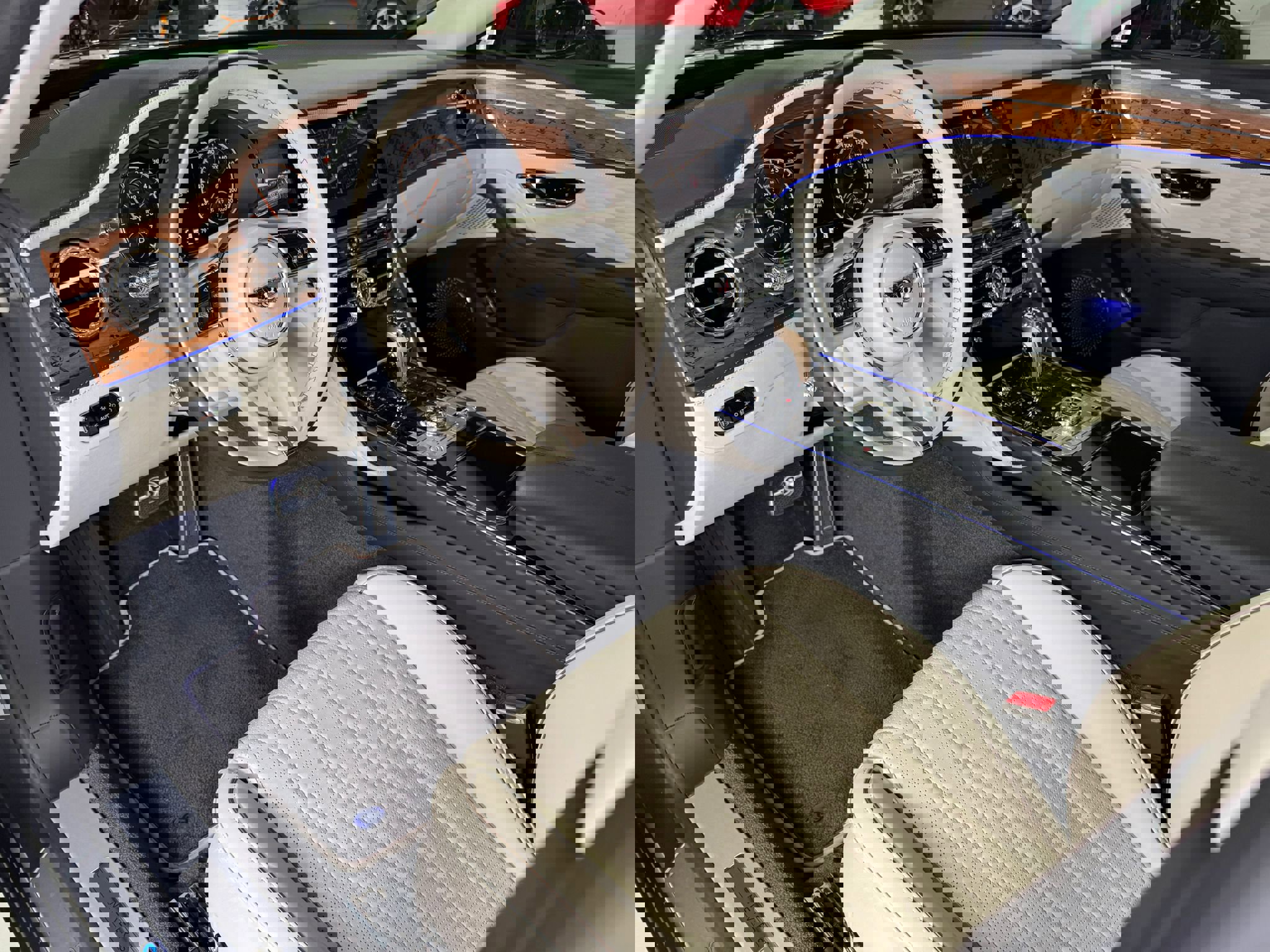 Used 2022 Bentley Flying Spur Plug-In Hybrid image 9