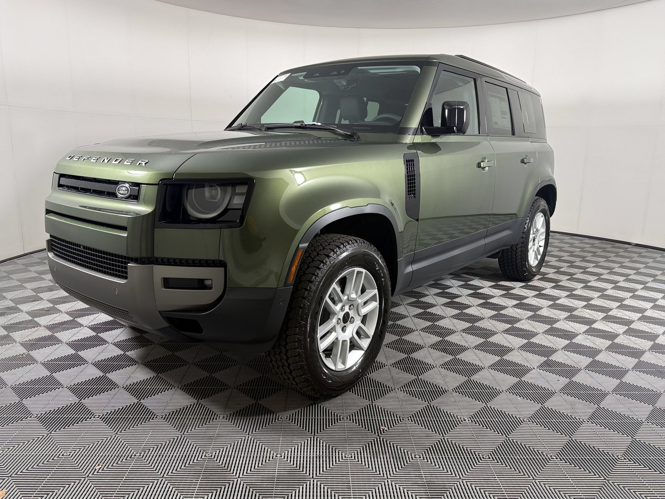 New 2026 Land Rover Defender 110 S AWD/4WD image 1