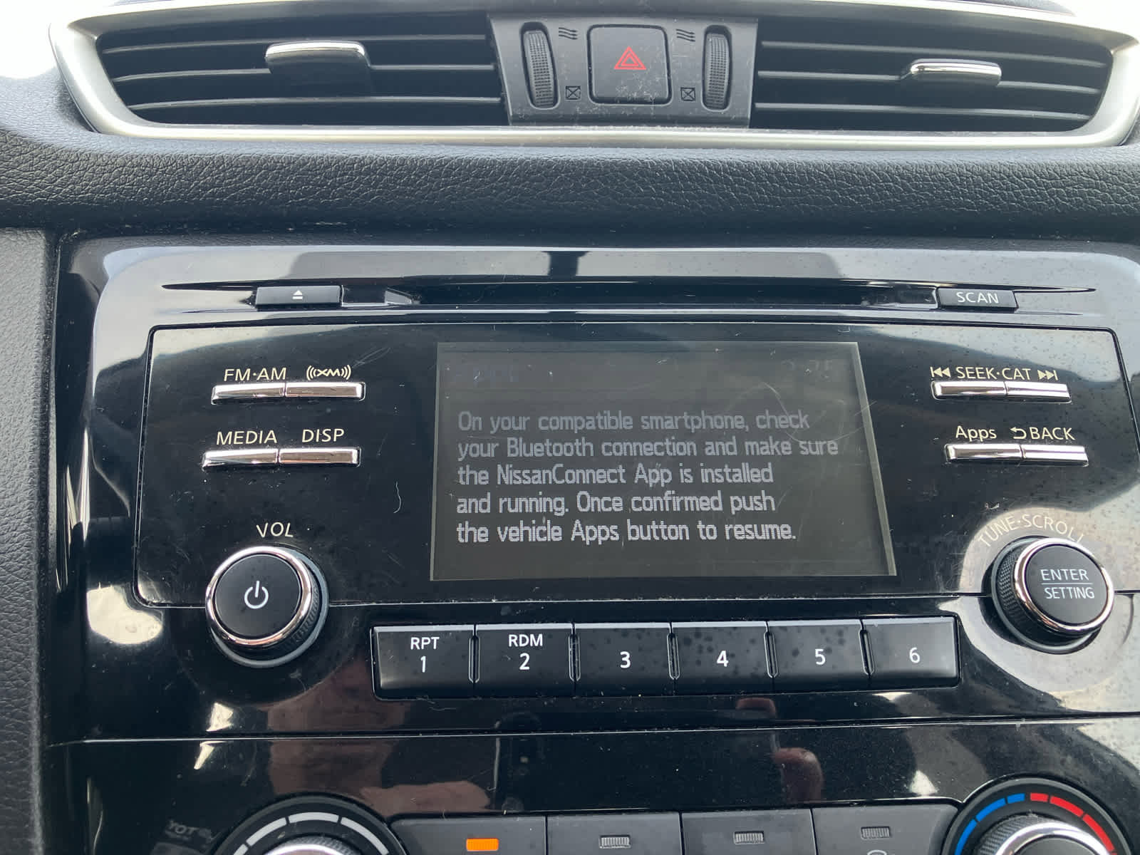 Used 2015 Nissan Rogue S image 22