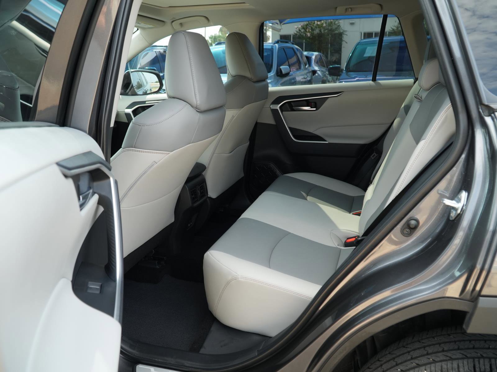 Used 2025 Toyota RAV4 XLE Premium image 19