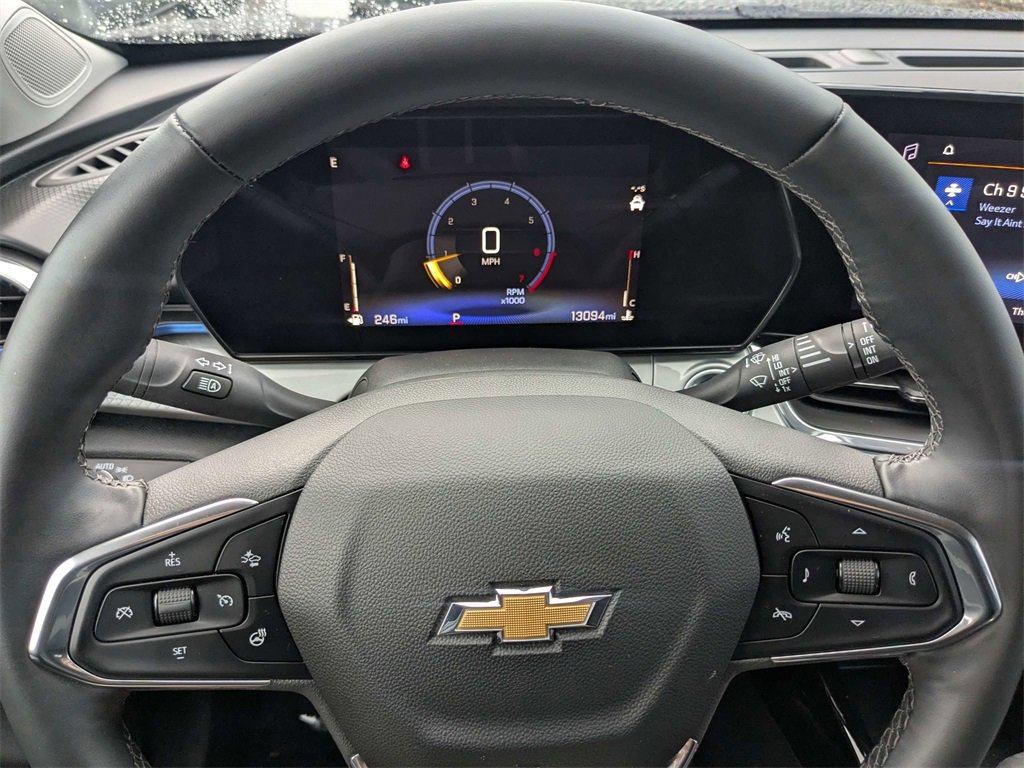 Used 2025 Chevrolet Trax LT w/ LT Convenience Package image 29