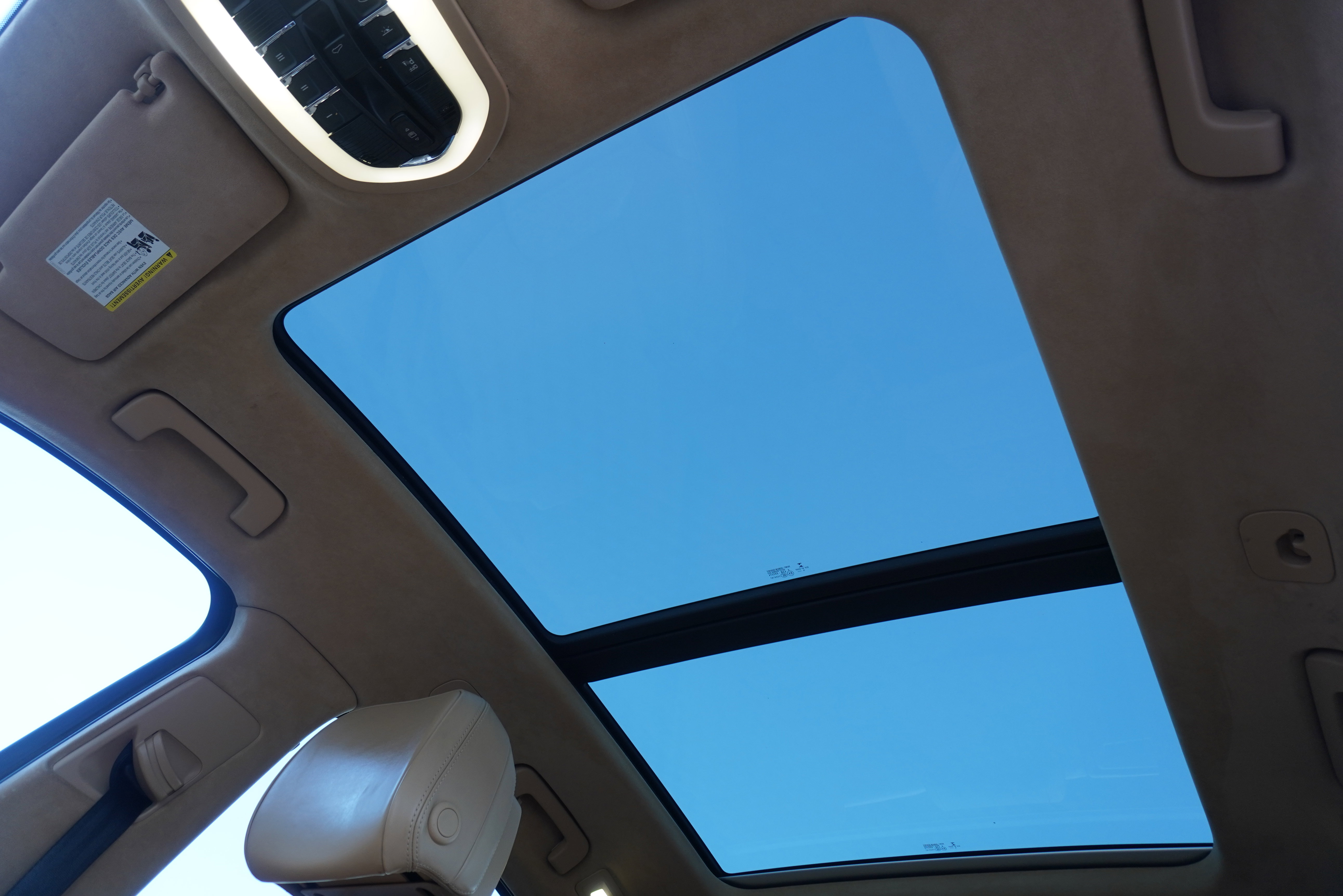 Used 2015 Porsche Macan Turbo image 19