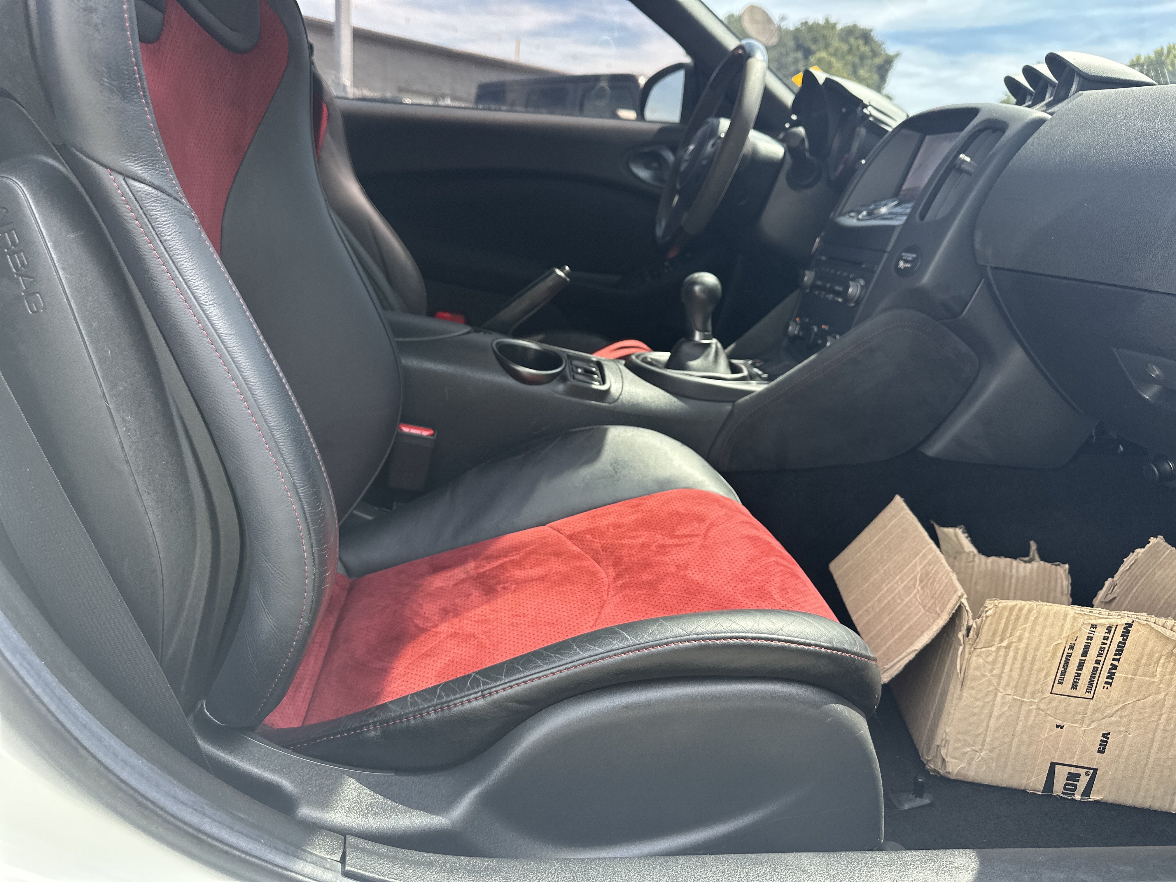Used 2020 Nissan 370Z NISMO RWD image 14