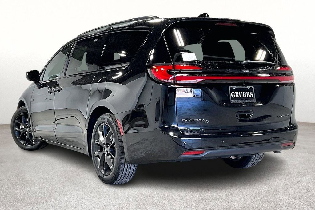 New 2026 Chrysler Pacifica Limited w/ S Appearance Package image 4