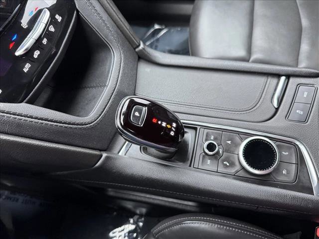 Used 2024 Cadillac XT6 Premium Luxury AWD/4WD image 17