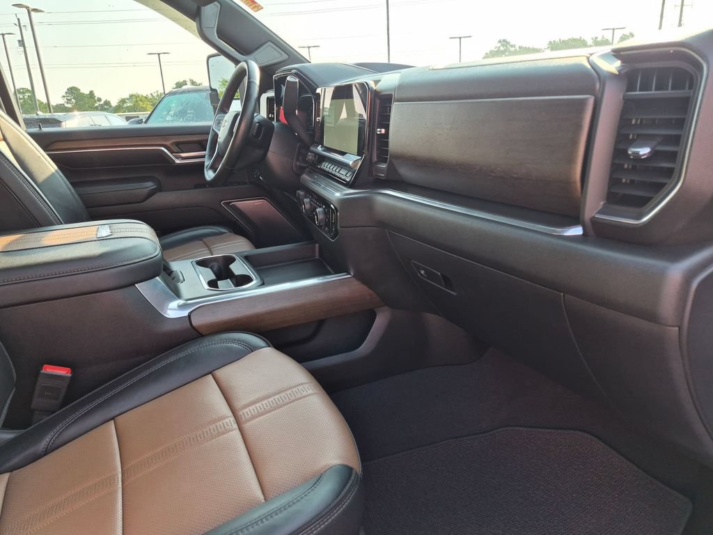 Used 2024 Chevrolet Silverado 2500 High Country w/ High Country Premium Package AWD/4WD image 31